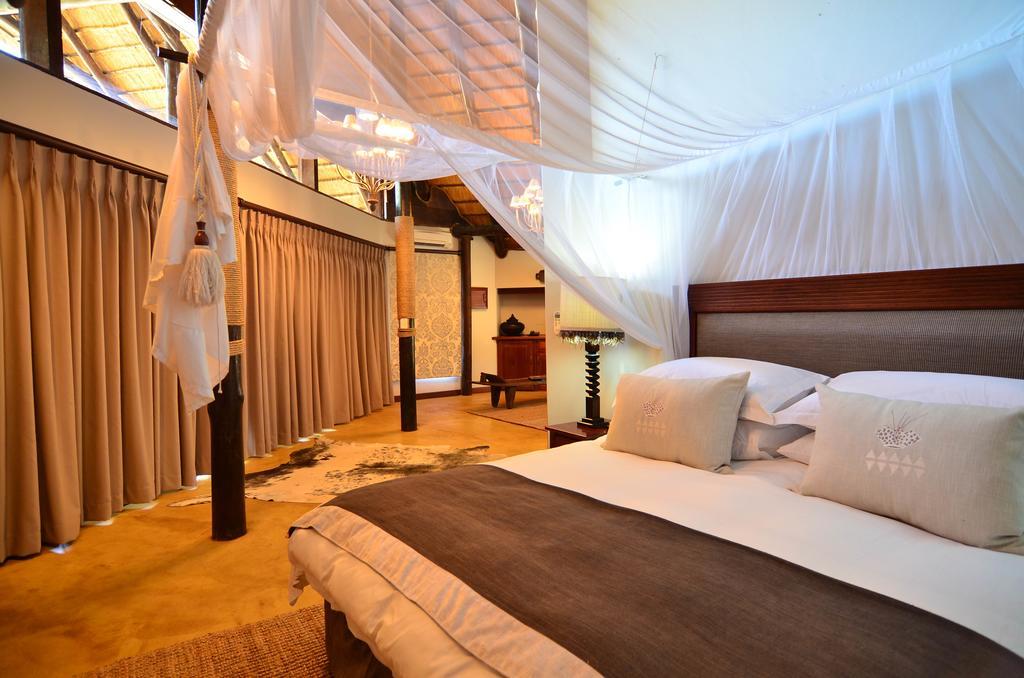 Amakhosi Safari Lodge&Spa Magudu Exteriör bild